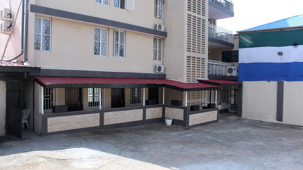 Metro Hotel Freetown Kültér fotó